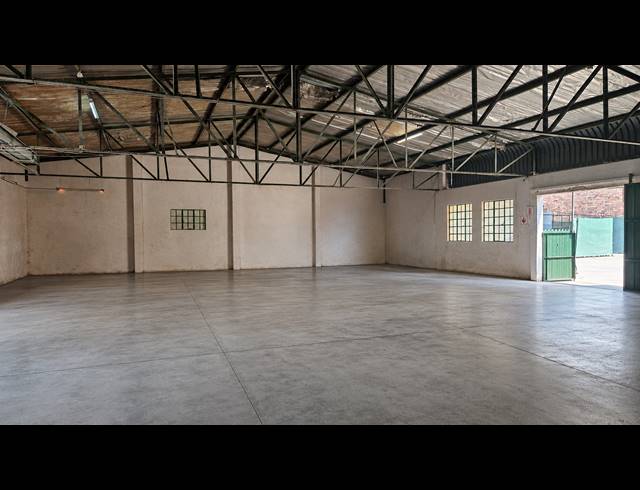 1,100M² WAREHOUSE FOR SALE IN ROCKY DRIFT